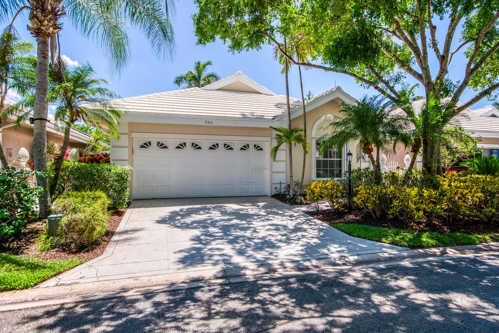 Photo of 206 Canterbury Drive W, Palm Beach Gardens, FL 33418 (MLS # B26027716)