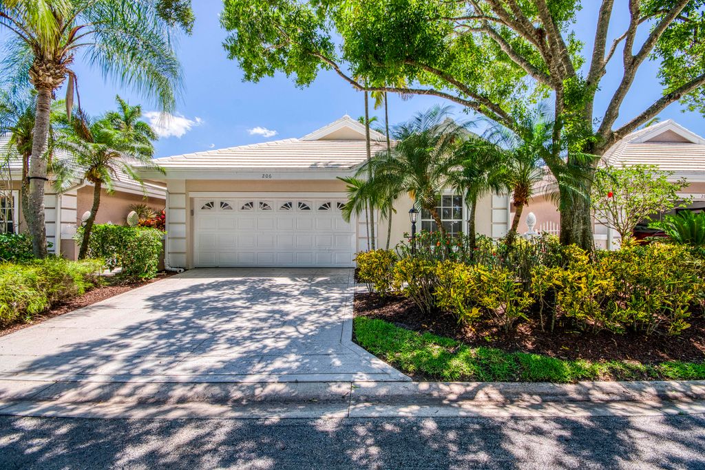 Photo of 206 Canterbury Drive W, Palm Beach Gardens, FL 33418 (MLS # B26027716)