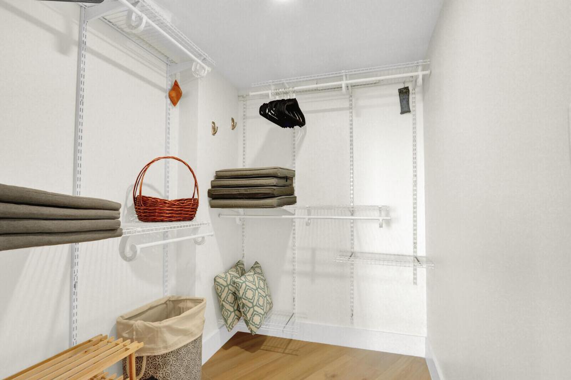 CONNEMARA CONDO - Residential Lease