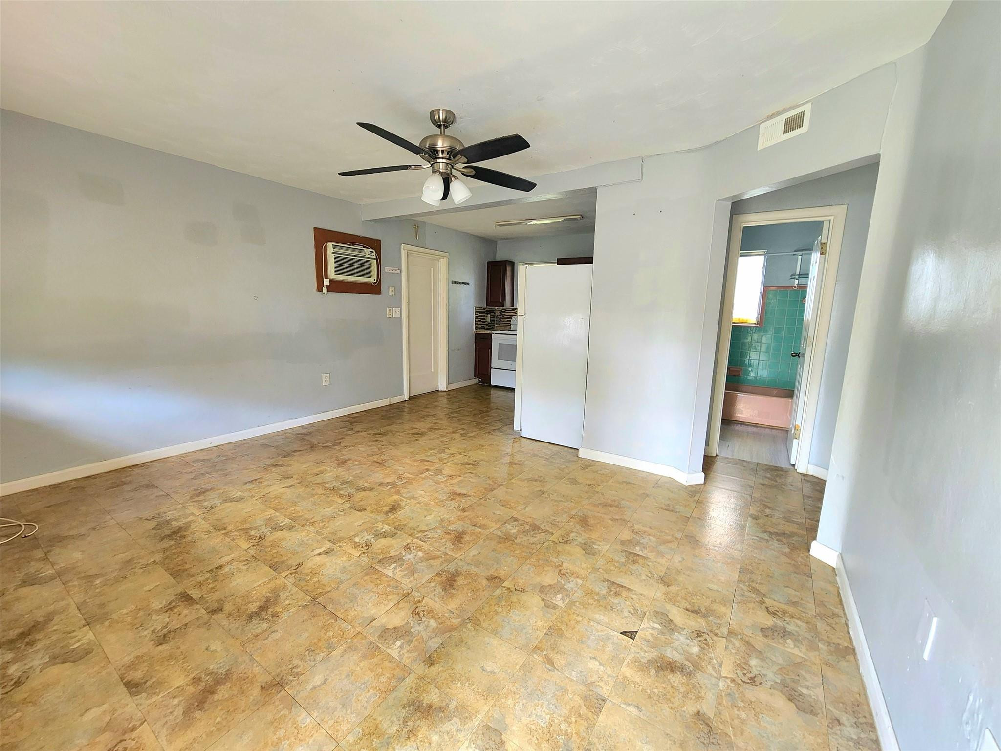 Cresthaven 2 34-49 B - Residential