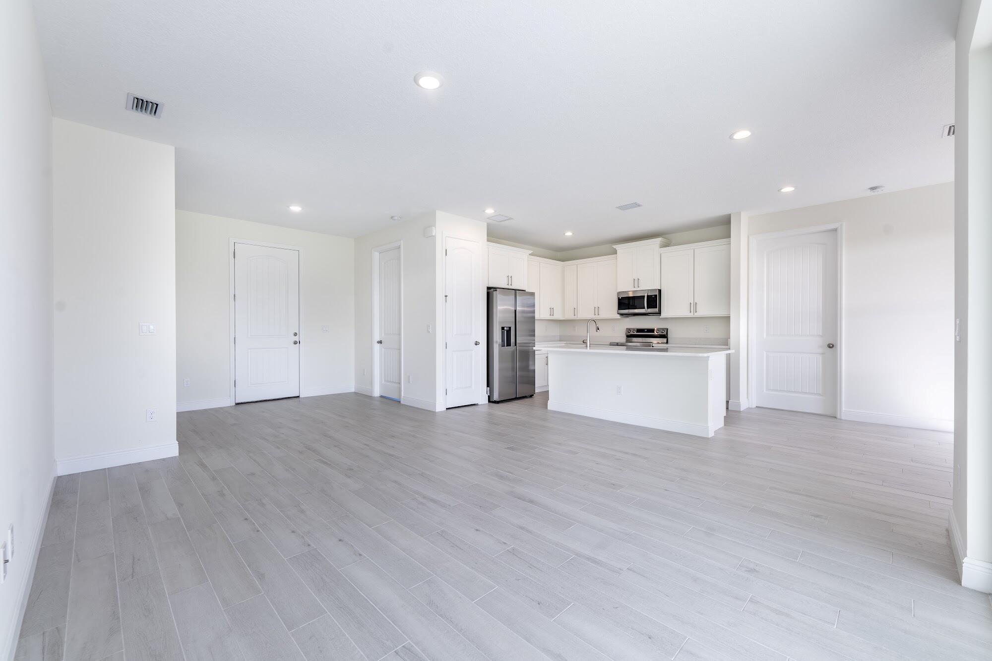 Photo 4 of 17 of 8201 Coquina Avenue house
