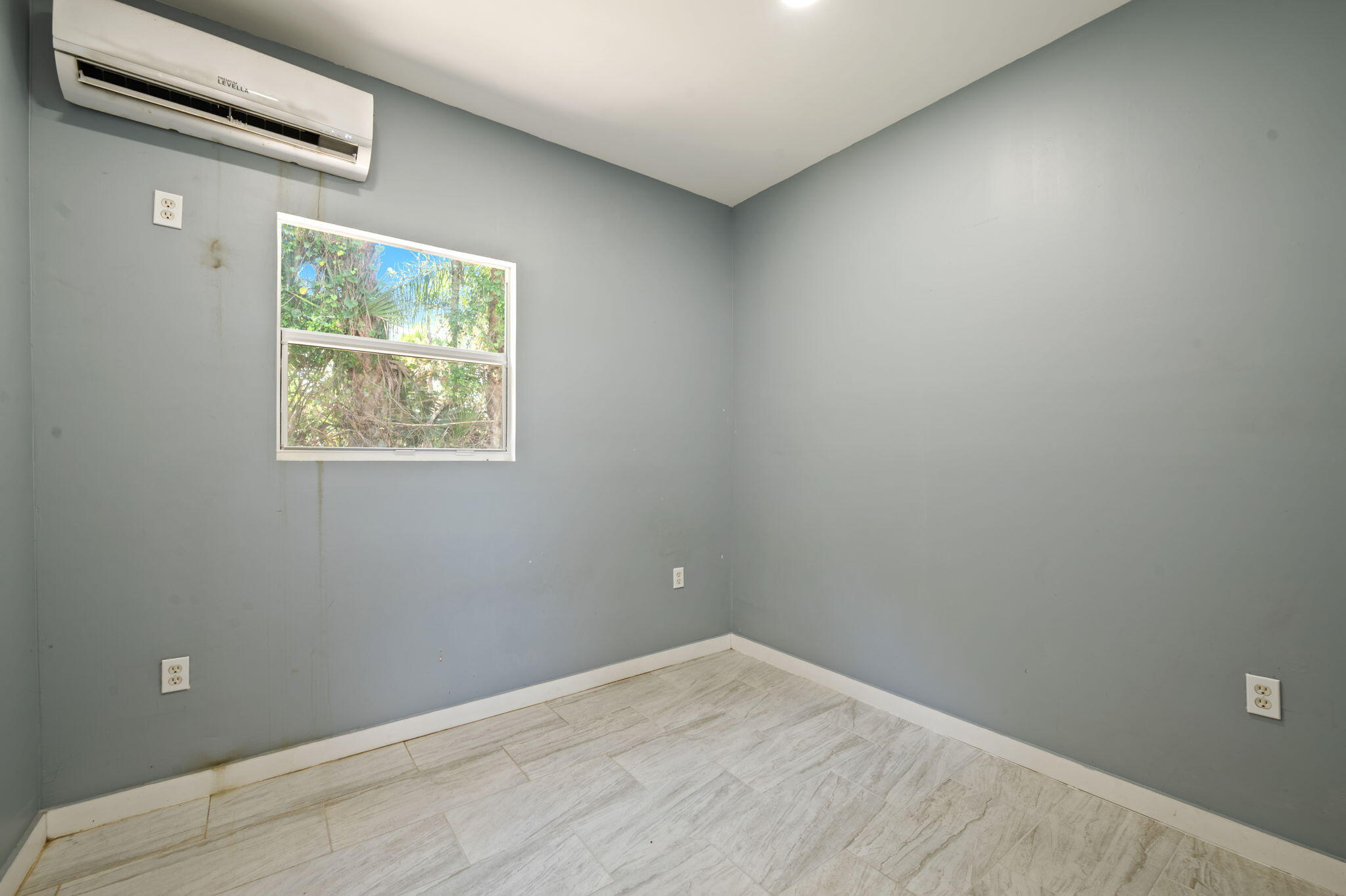 LOXAHATCHEE GROVES - Residential