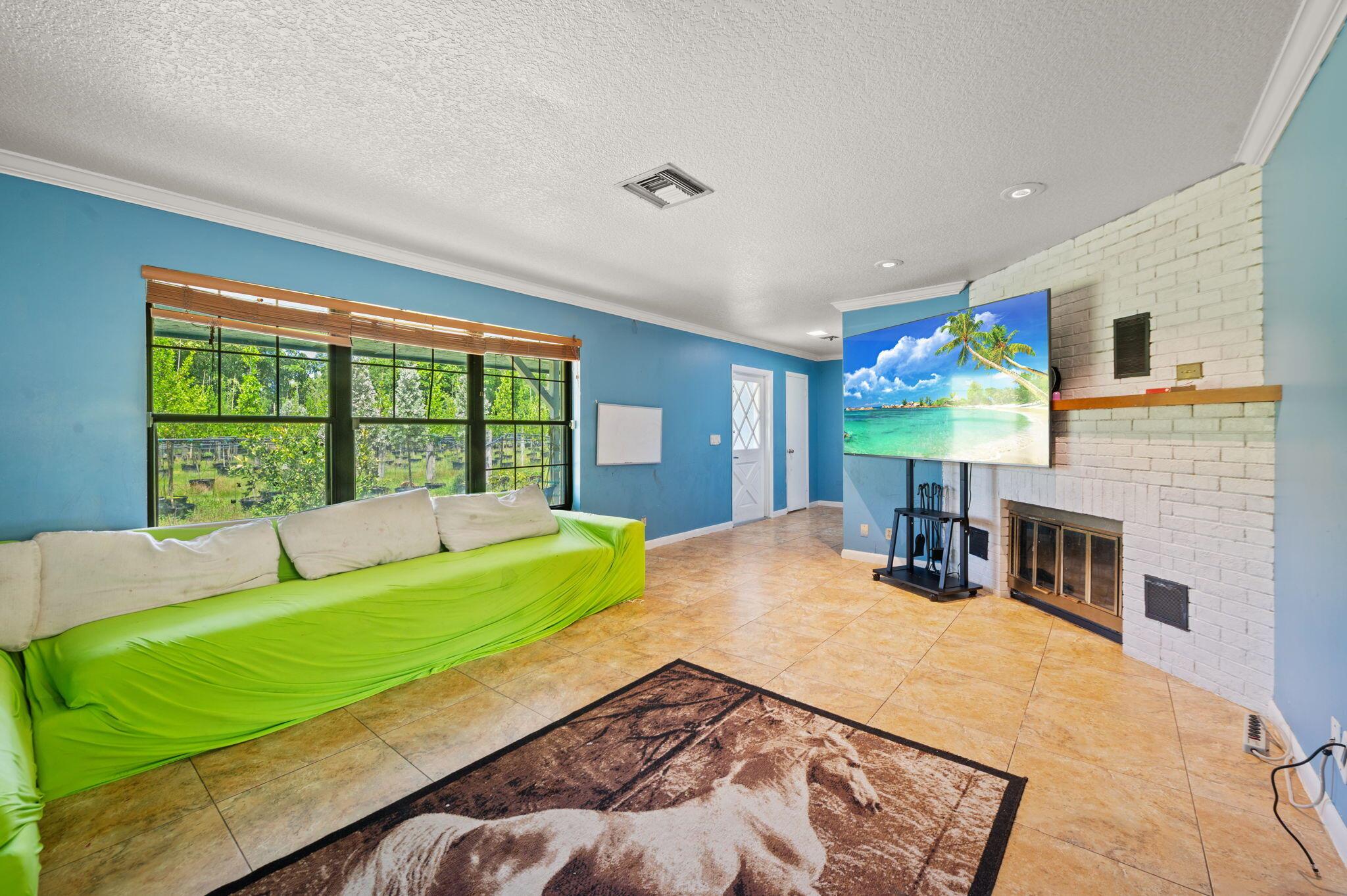 LOXAHATCHEE GROVES - Residential