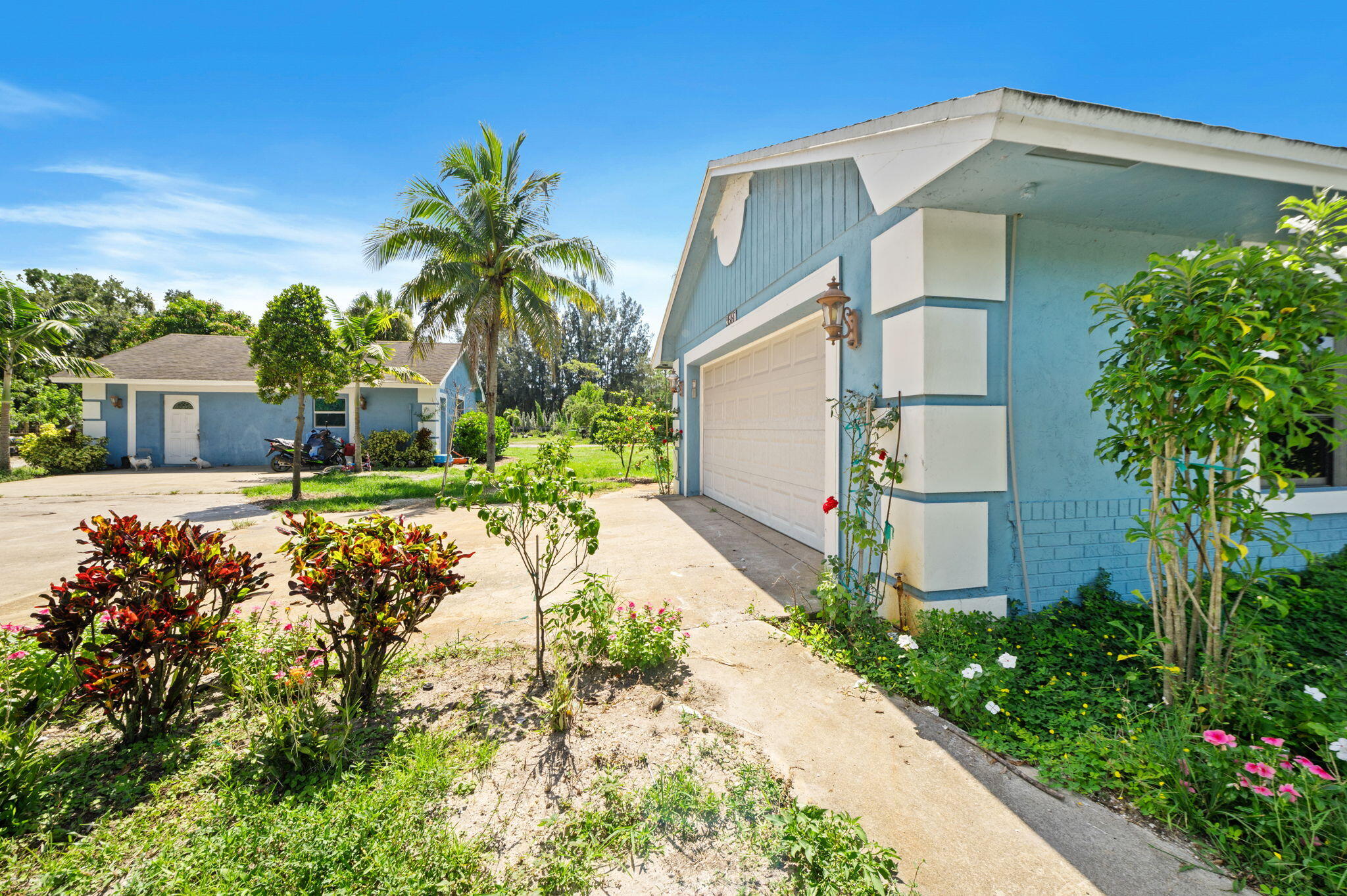 LOXAHATCHEE GROVES - Residential