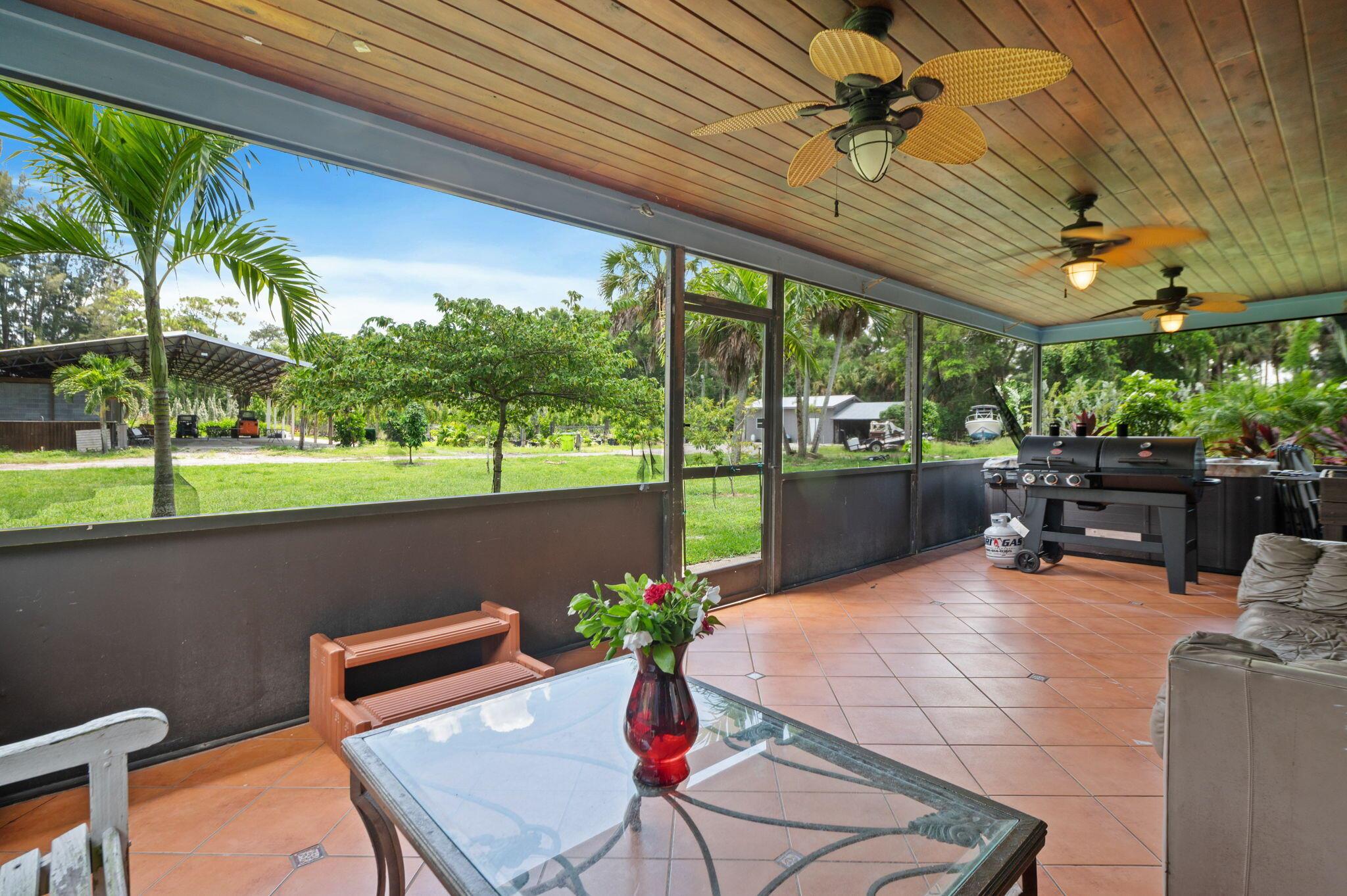 LOXAHATCHEE GROVES - Residential