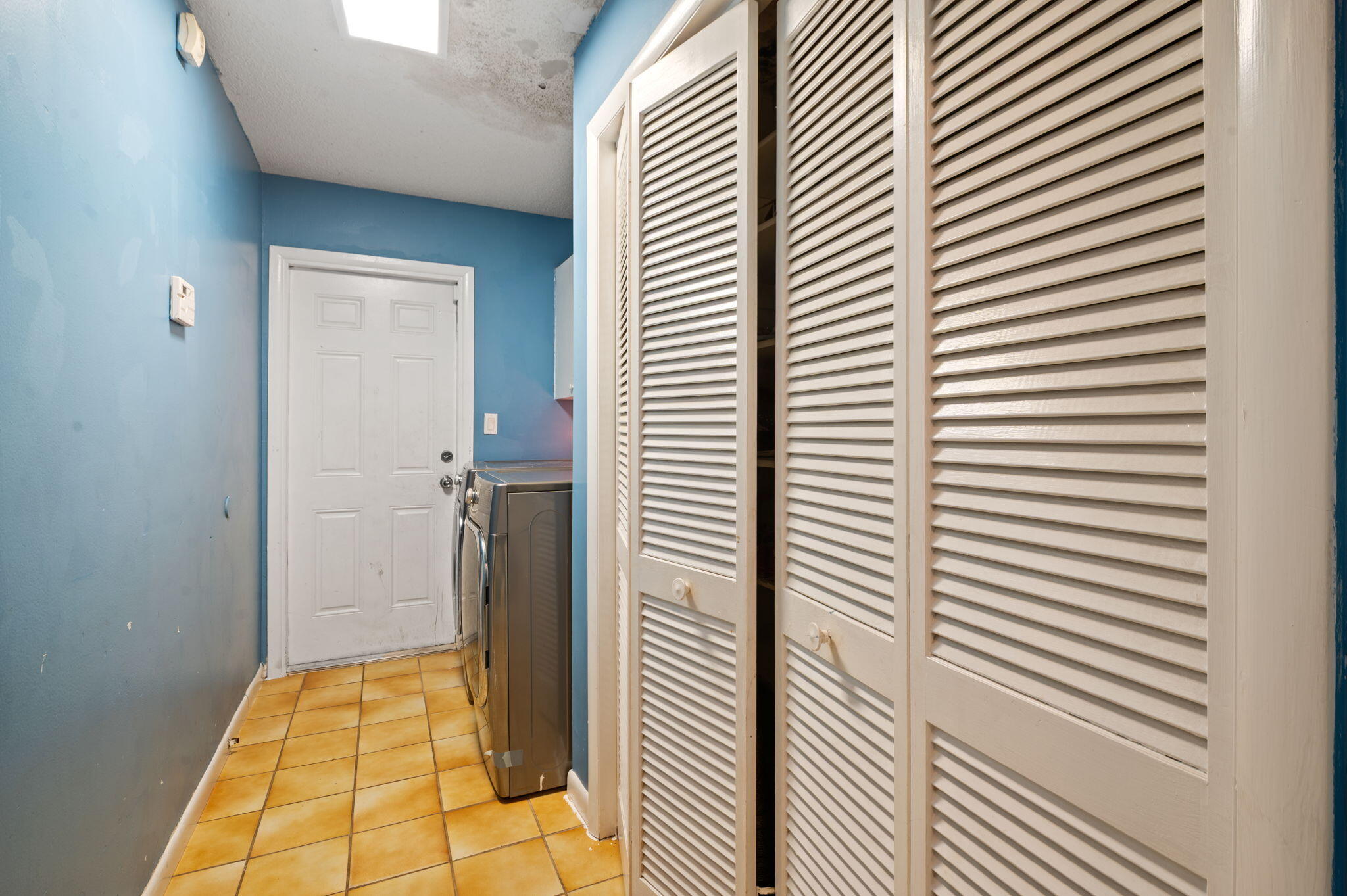 LOXAHATCHEE GROVES - Residential