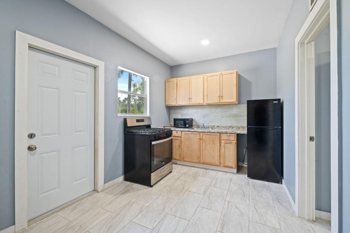 LOXAHATCHEE GROVES - Residential