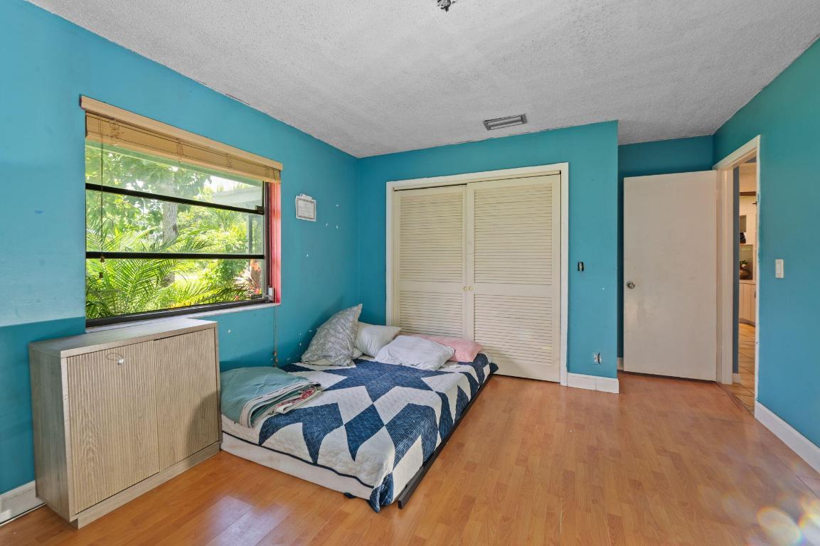 LOXAHATCHEE GROVES - Residential