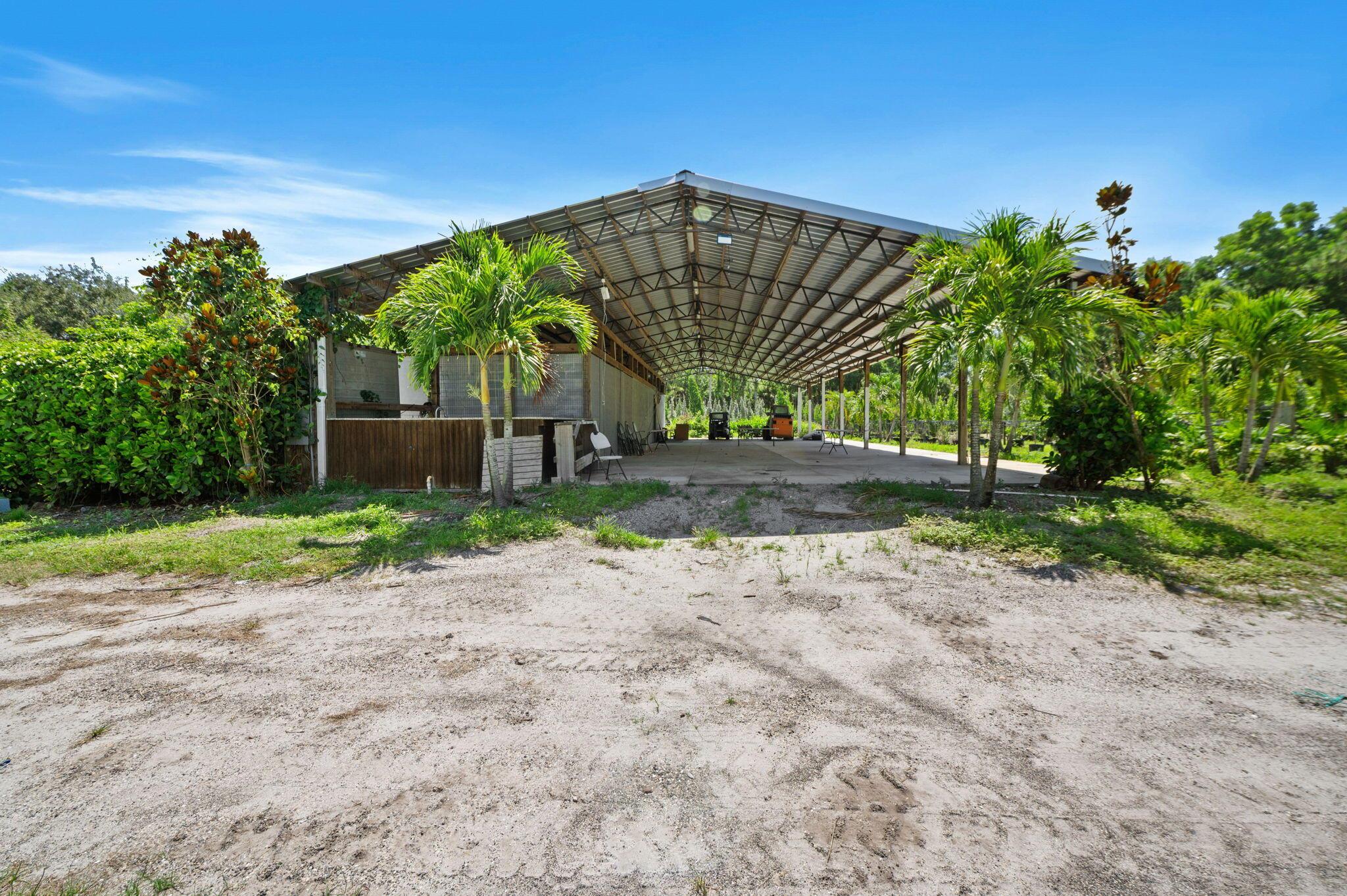 LOXAHATCHEE GROVES - Residential
