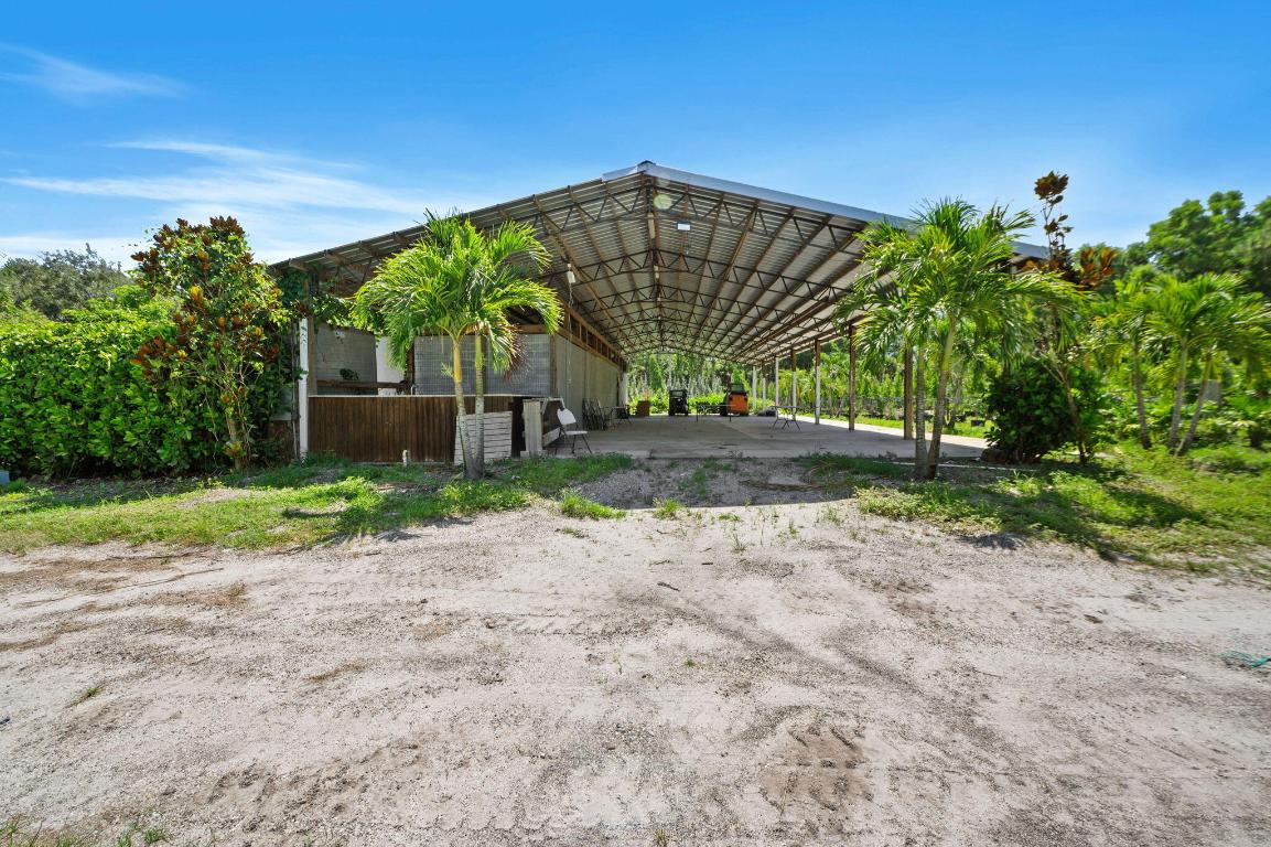 LOXAHATCHEE GROVES - Residential