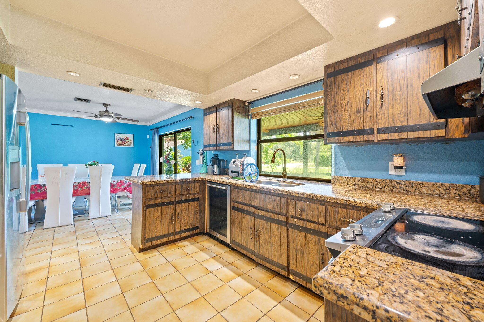 LOXAHATCHEE GROVES - Residential