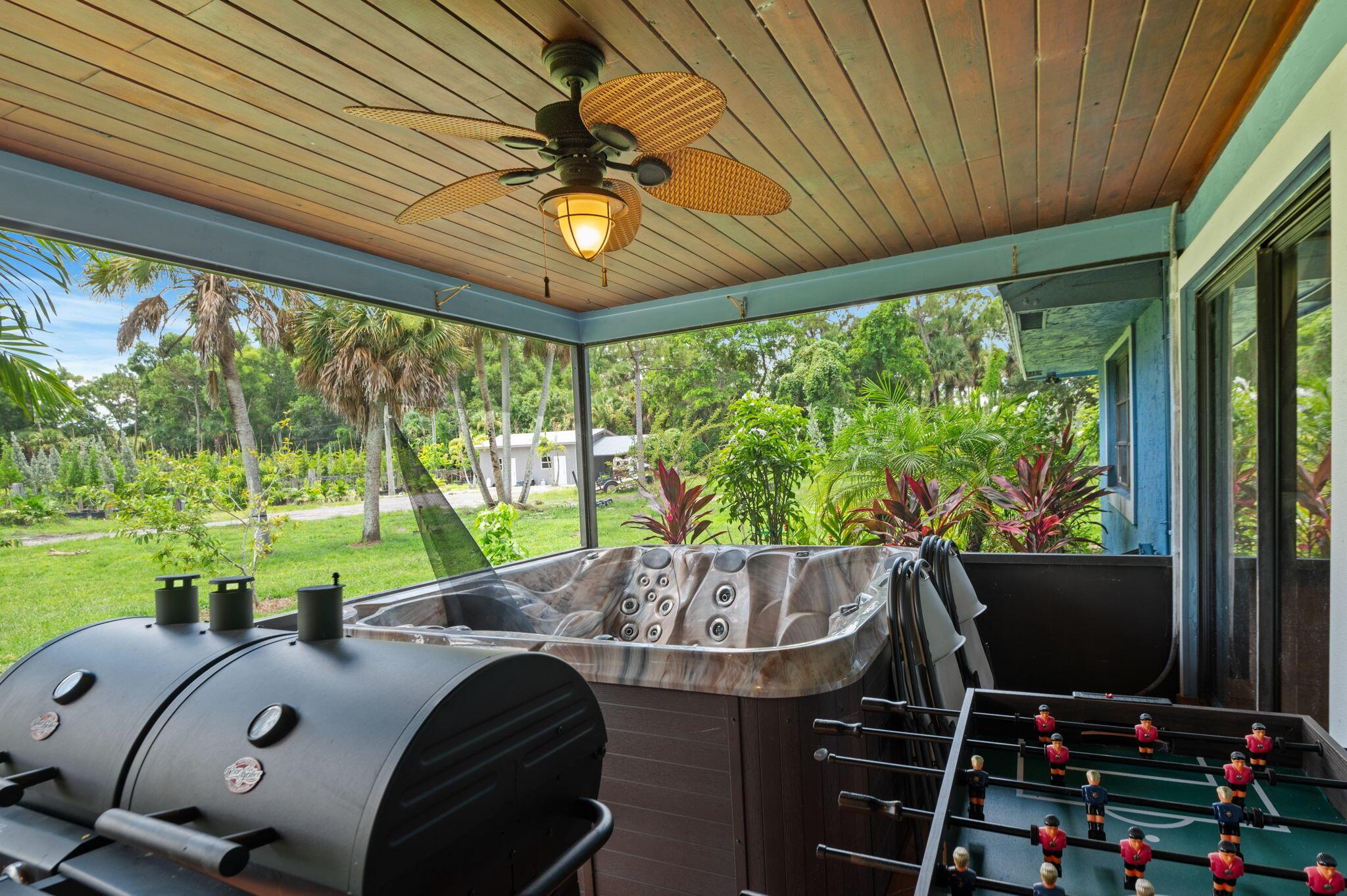 LOXAHATCHEE GROVES - Residential