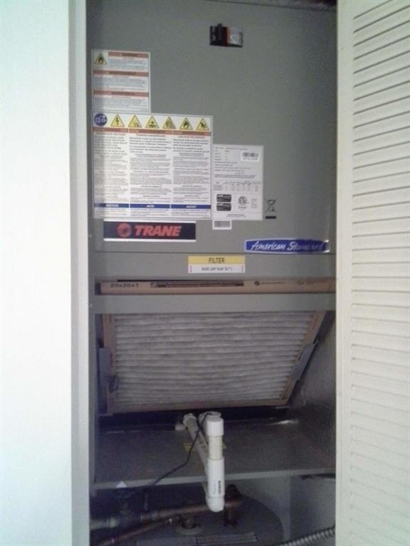 CRESTHAVEN VILLAS CONDO 34 - Residential