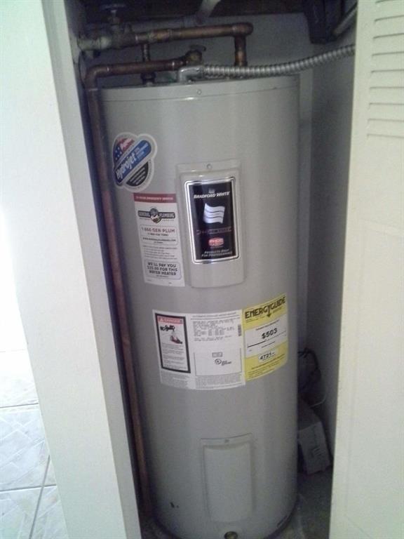 CRESTHAVEN VILLAS CONDO 34 - Residential