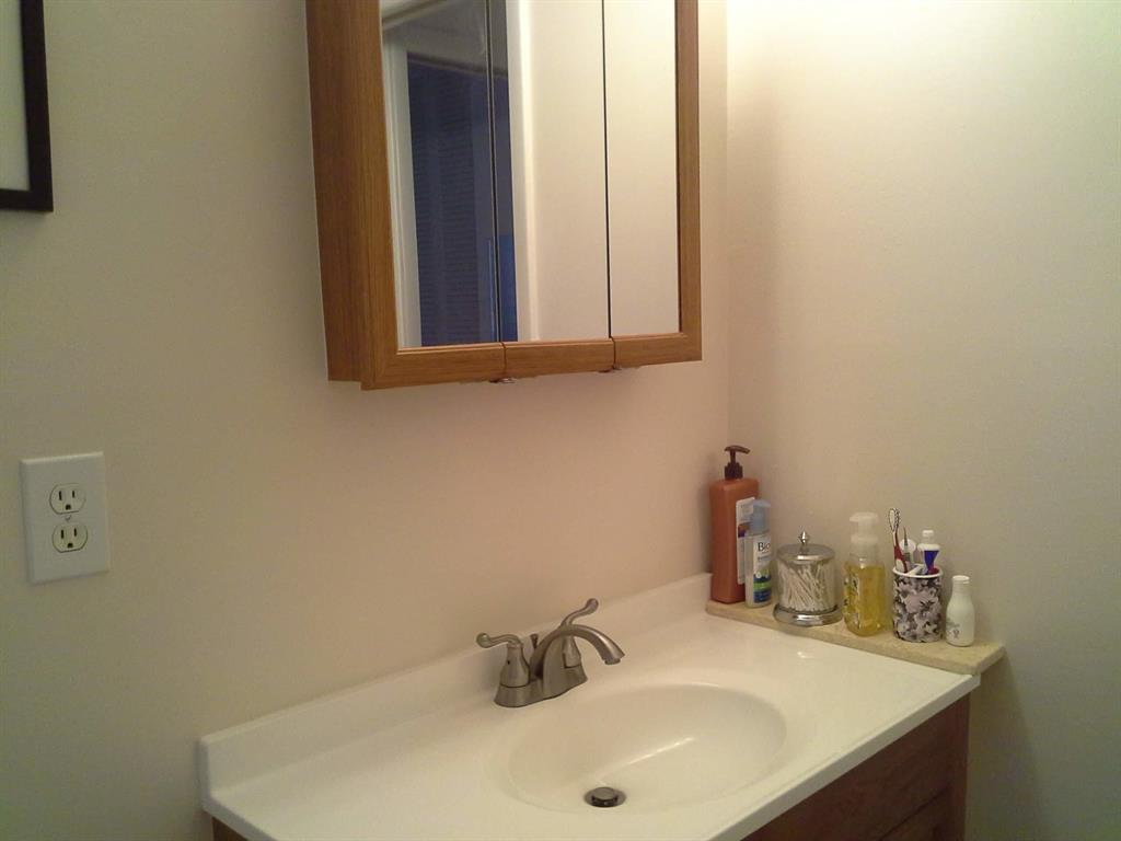 CRESTHAVEN VILLAS CONDO 34 - Residential