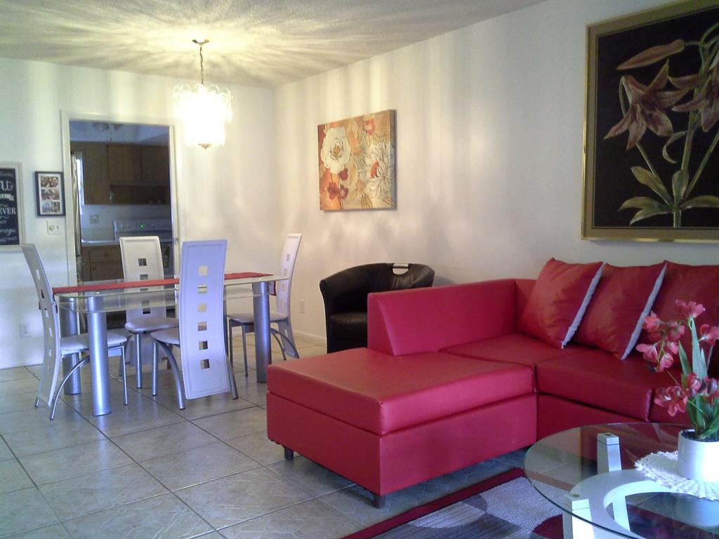 CRESTHAVEN VILLAS CONDO 34 - Residential