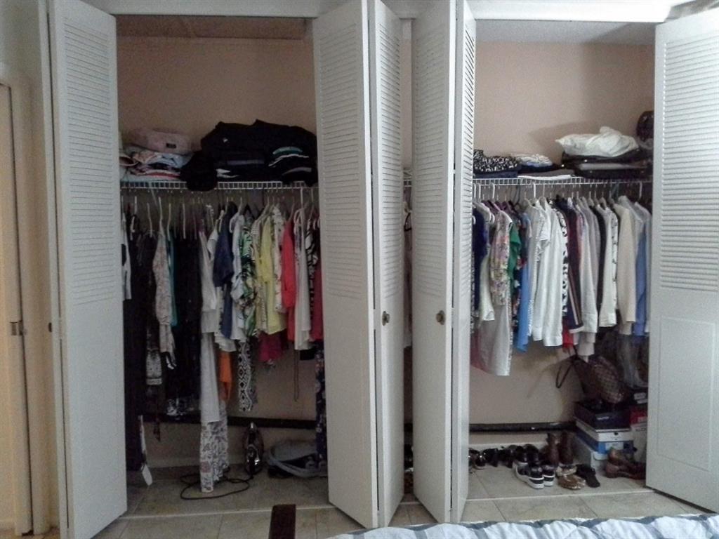 CRESTHAVEN VILLAS CONDO 34 - Residential