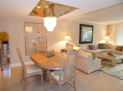 Tiny photo for 6698 N 10th Ave AVE N #215, Lake Worth, FL 33467 (MLS # B26037090)