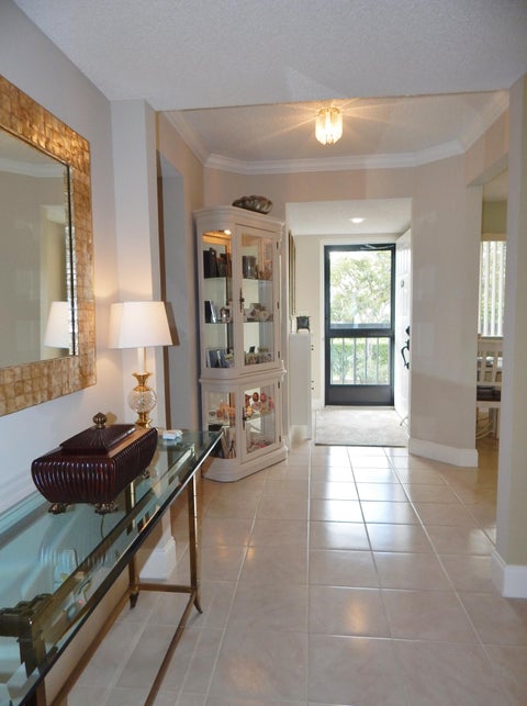 Tiny photo for 6698 N 10th Ave AVE N #215, Lake Worth, FL 33467 (MLS # B26037090)