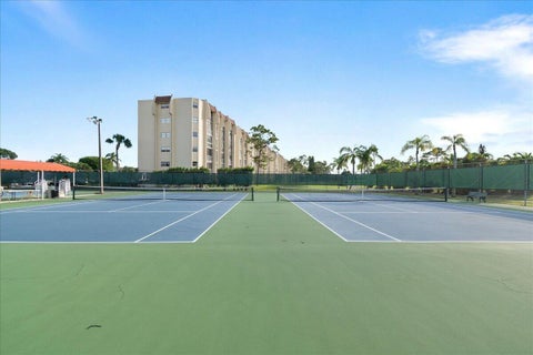 Tiny photo for 6698 N 10th Ave AVE N #215, Lake Worth, FL 33467 (MLS # B26037090)