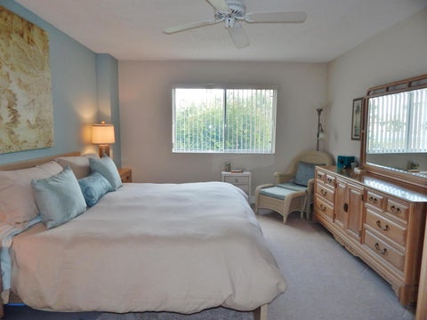 Tiny photo for 6698 N 10th Ave AVE N #215, Lake Worth, FL 33467 (MLS # B26037090)