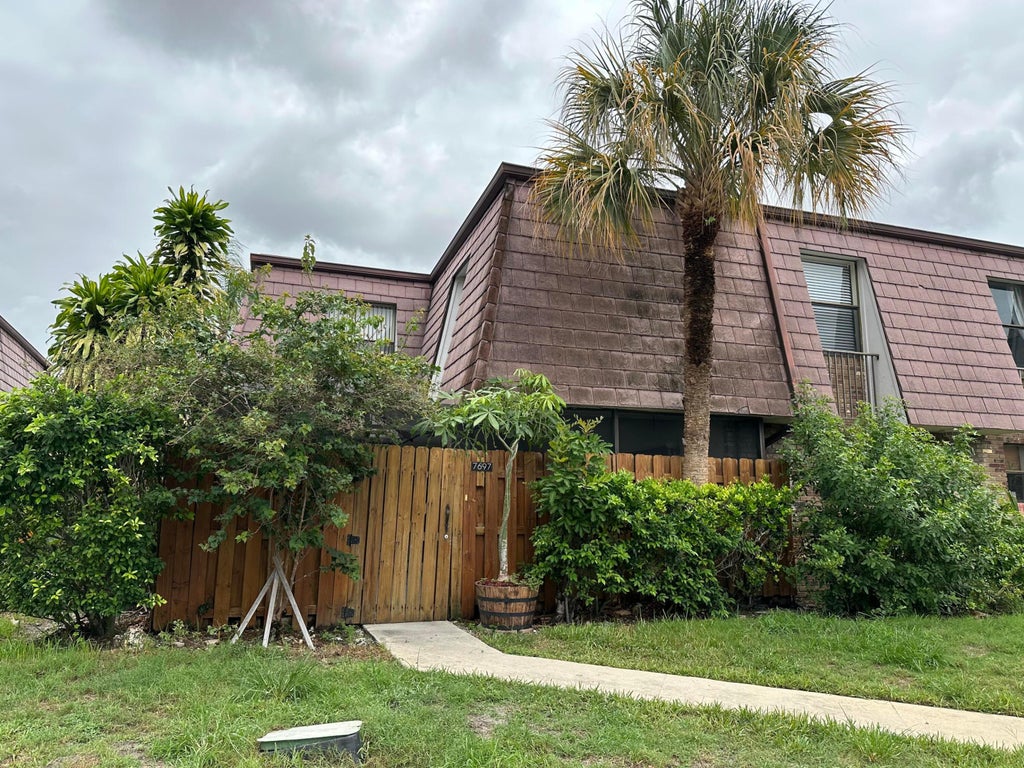 Photo of 7697 Courtyard Run W, Boca Raton, FL 33433 (MLS # B26080246)