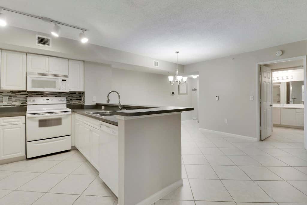 Photo of 236 VILLAGE Boulevard #1106, Tequesta, FL 33469 (MLS # B26064129)