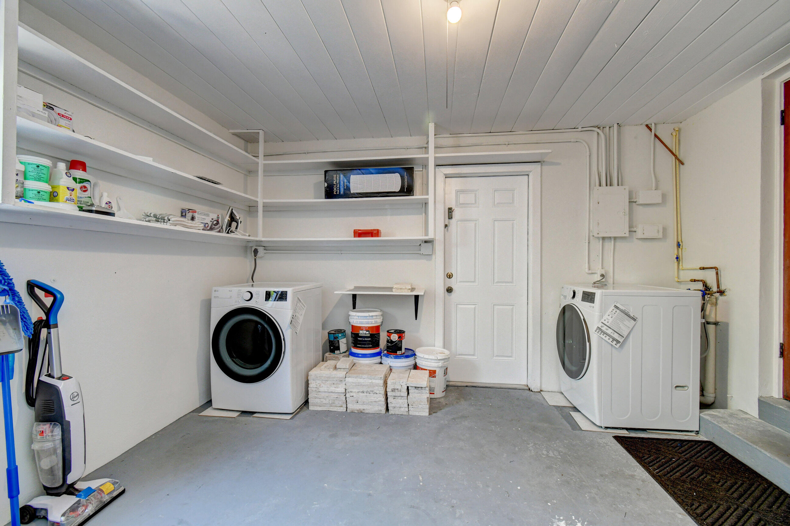 BURNUP AND SIMS ESTATES 2 - Residential Lease