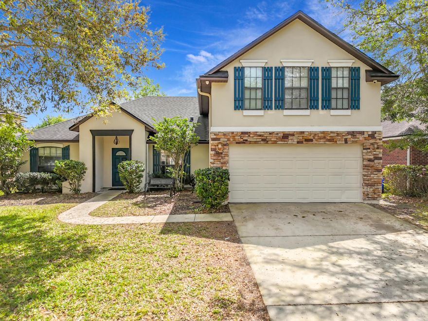NO BANK NEEDED | SELLER FINANCING | OWNER FINANCING | FOR SALE BY OWNER | FINANCIAMIENTO DISPONIBLE | Spacious Cul-de-Sac Home in Oakleaf Area! A beautiful home tucked away on a quiet cul-de-sac in the desirable Oakleaf area of Orange Park. This property offers the perfect combination of space, comfort, and convenience, making it an excellent choice for homeowners looking for both functionality and lifestyle. Located near shopping, dining, schools, and major roadways, this home offers convenience while still situated in a peaceful neighborhood. EasyDwell and its affiliates offer exclusive access to homes without direct purchase. Please inquire for more details.