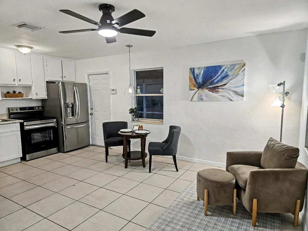 Photo of 130 S Atlantic Drive E, Boynton Beach, FL 33435 (MLS # R11139356)