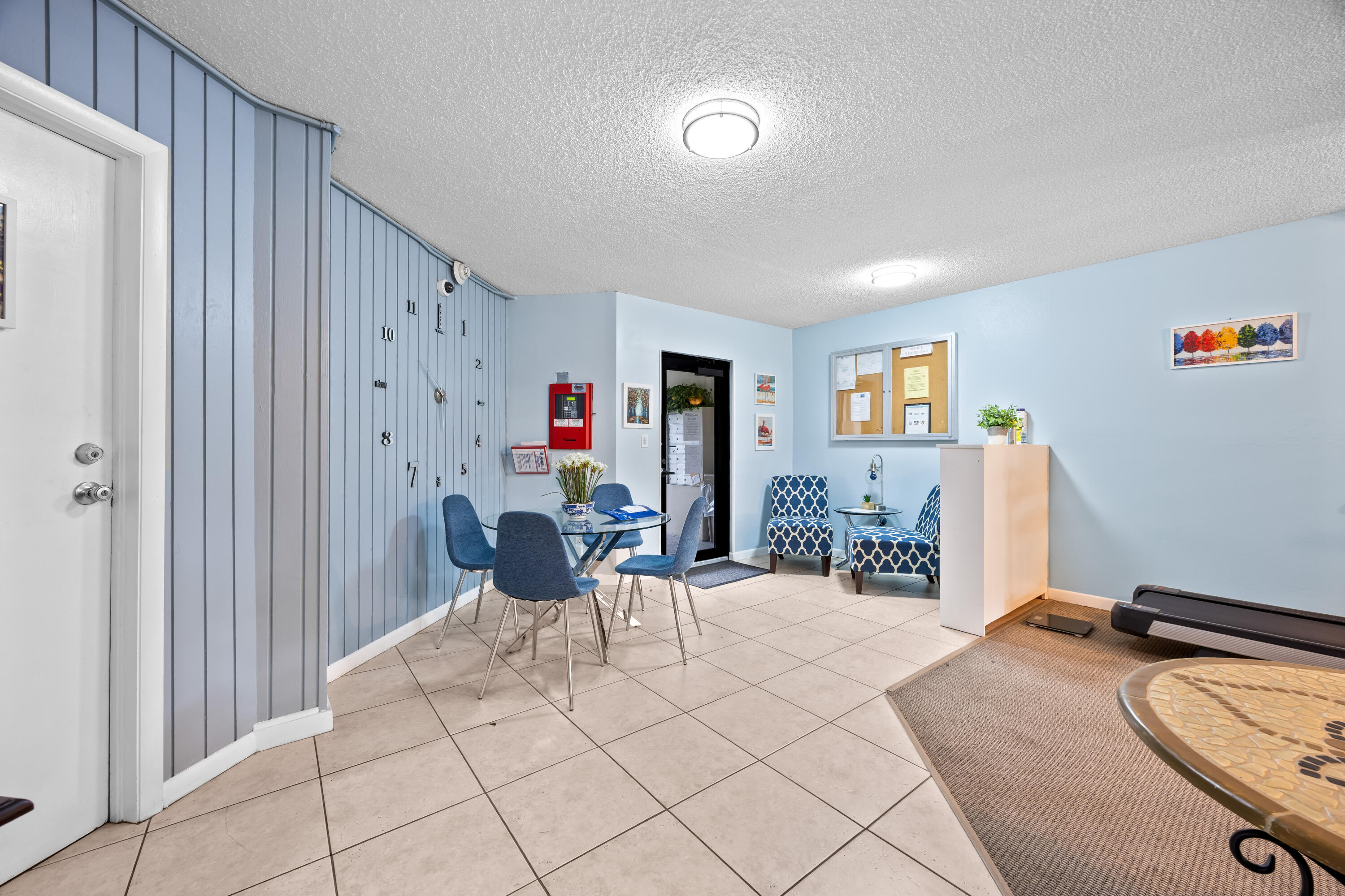 WOODS CONDO - Residential