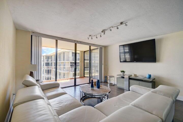 3200 S Ocean Boulevard, D501