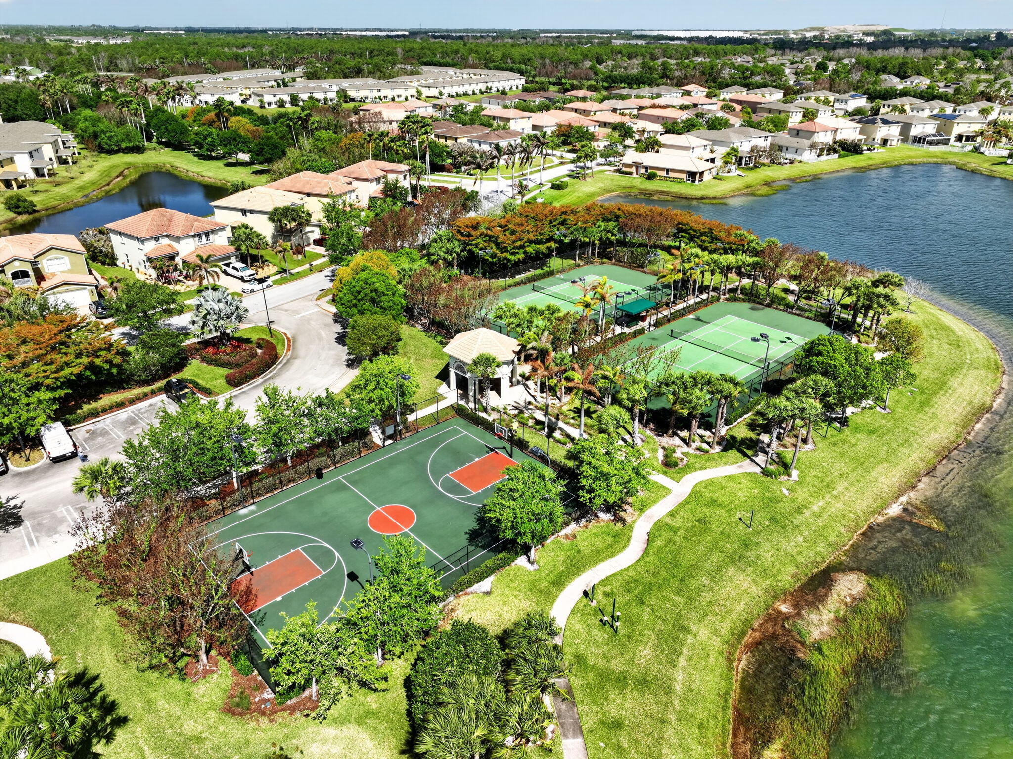 VIZCAYA FALLS PLAT 1 - Residential