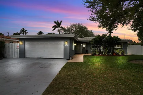 361 SE 8th Court, Pompano Beach, FL MLS: R11070470