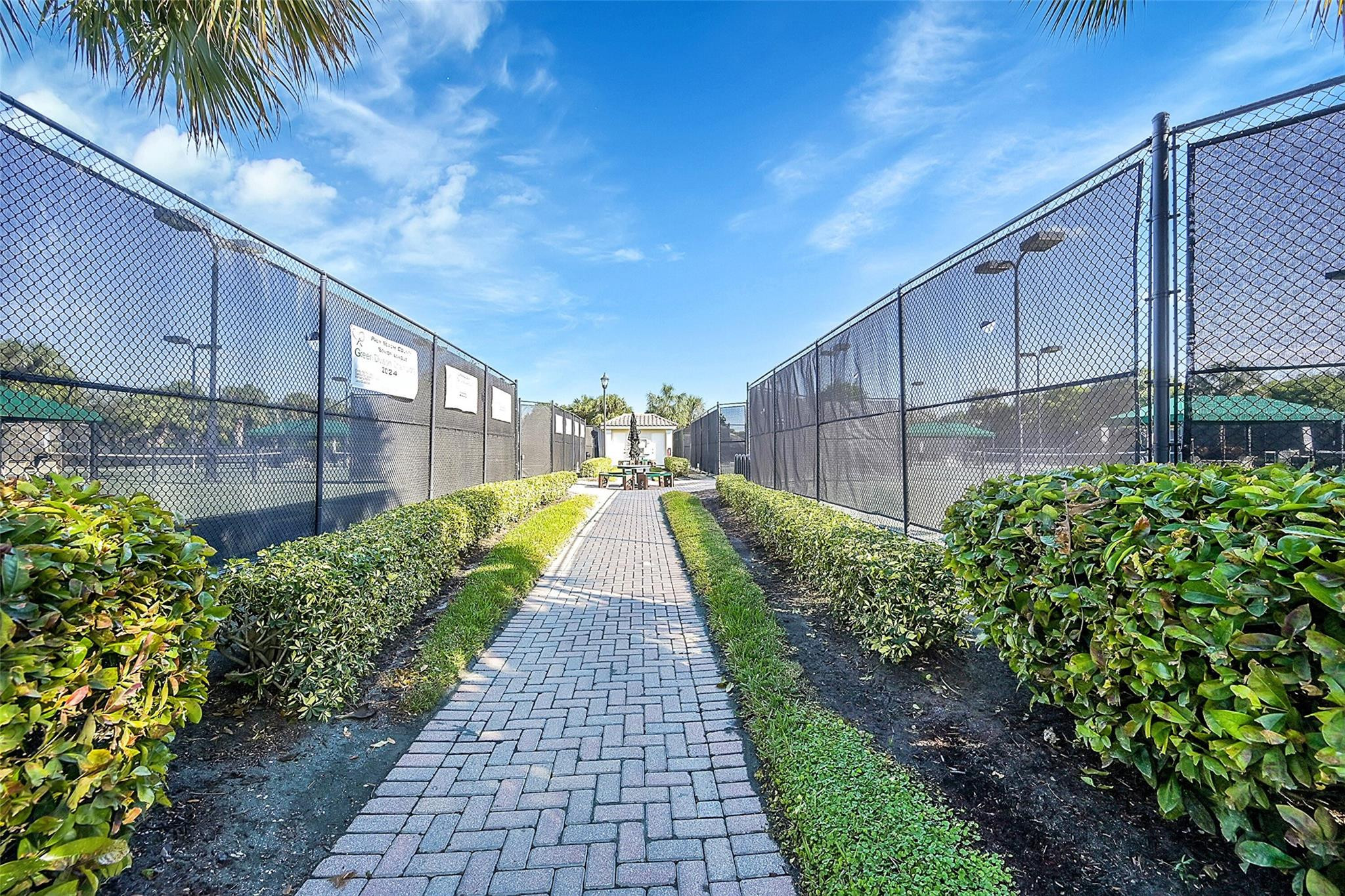 Valencia Shores 04 - Residential