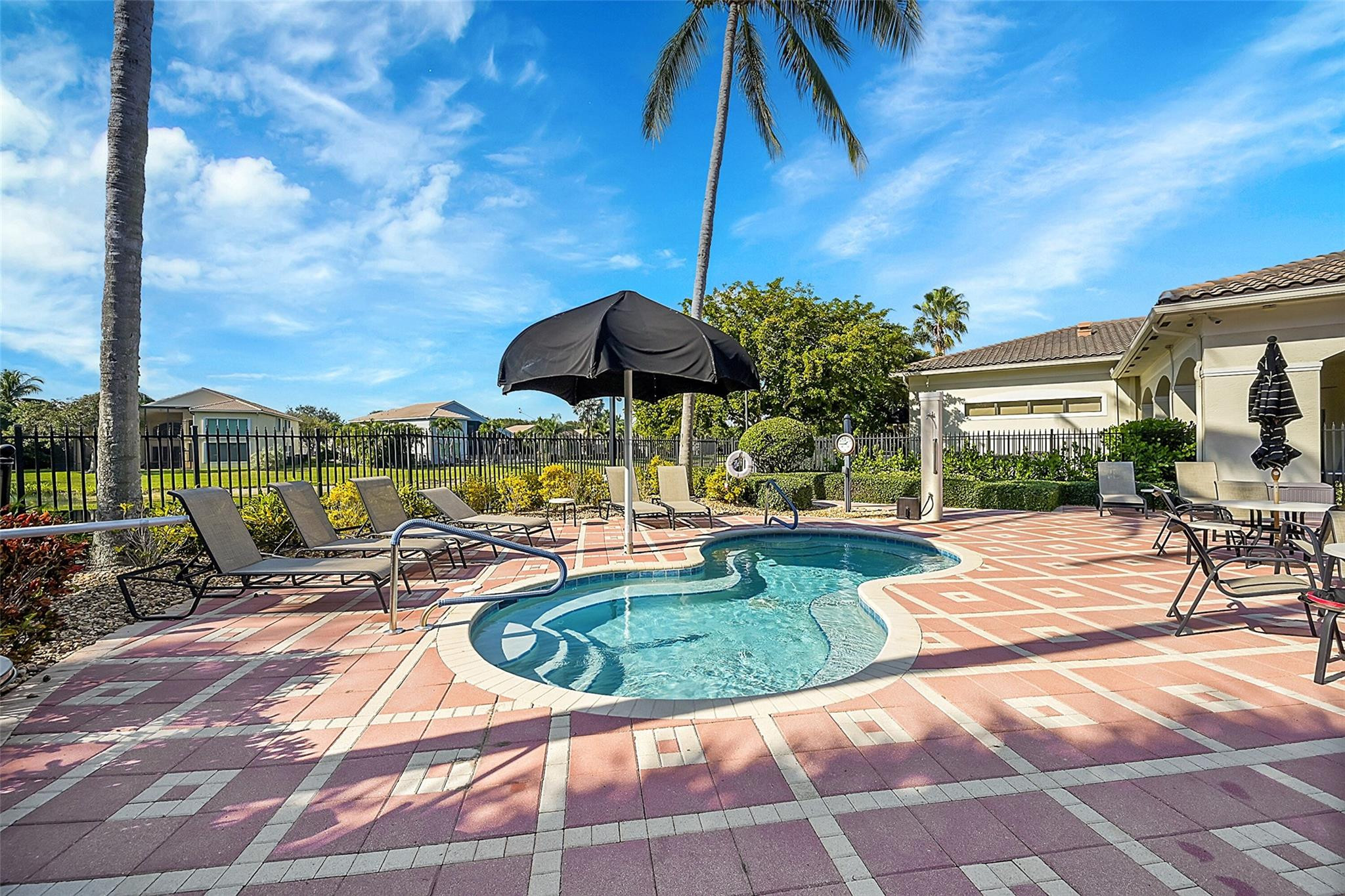 Valencia Shores 04 - Residential