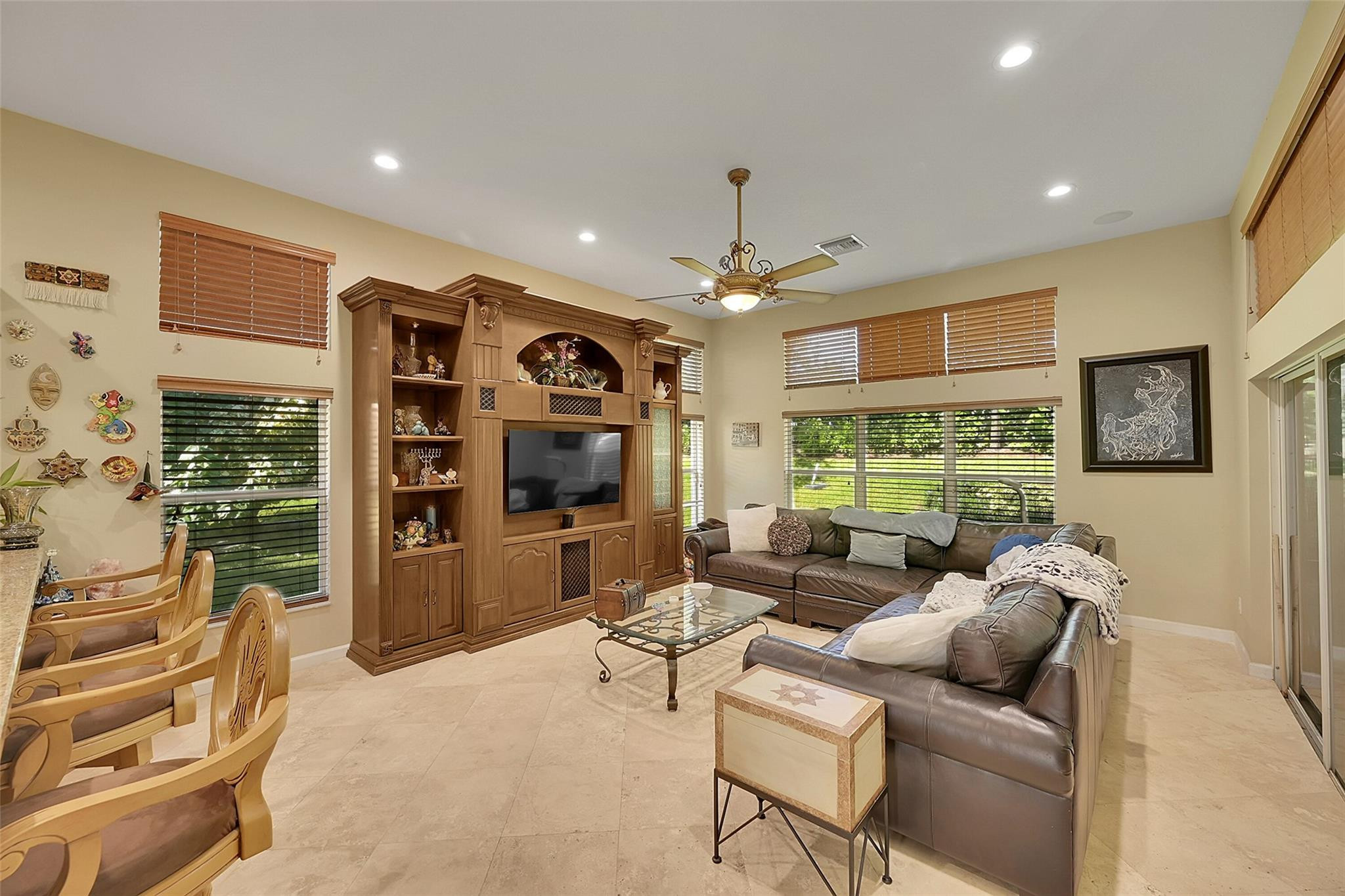 Valencia Shores 04 - Residential