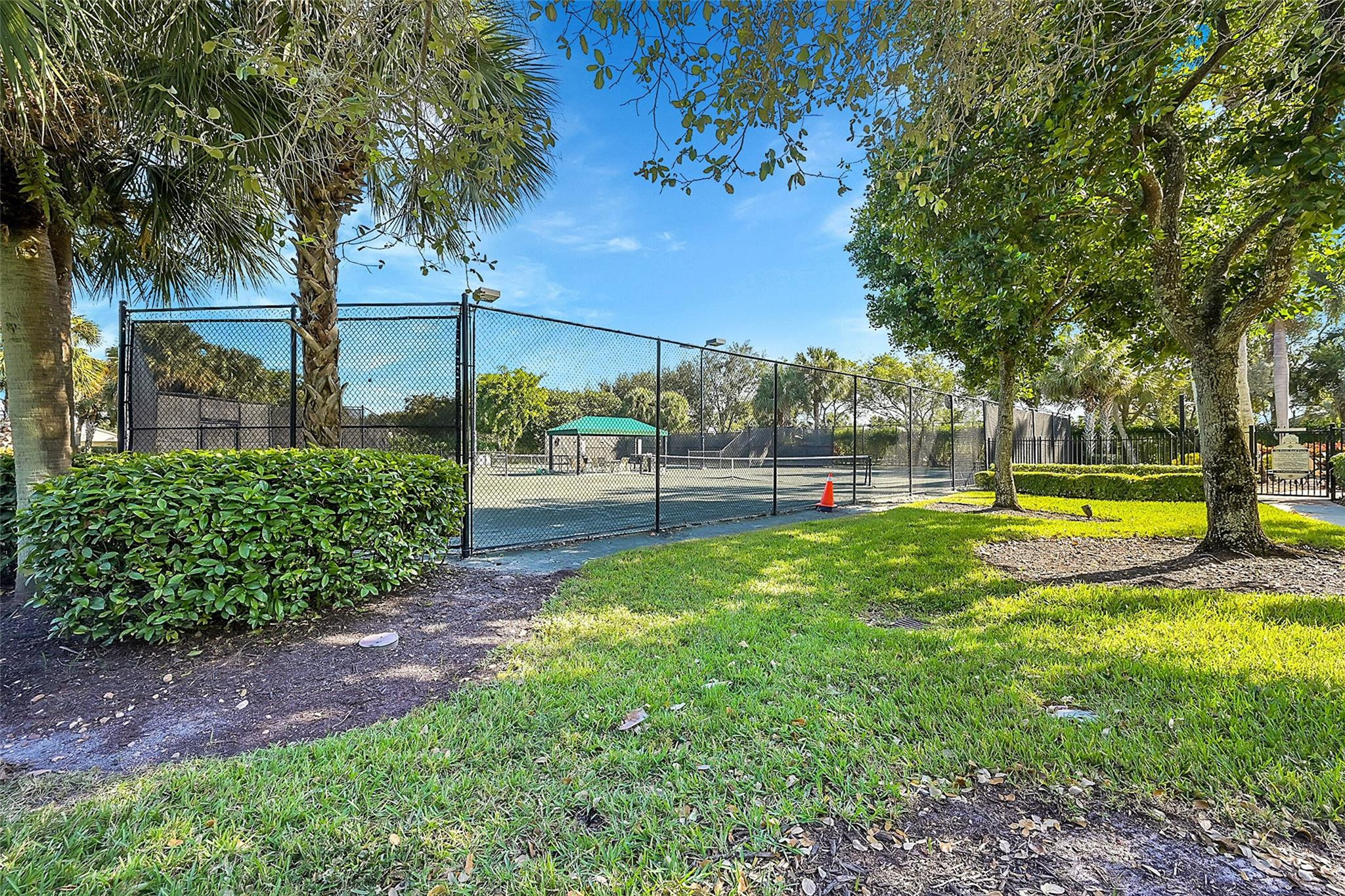 Valencia Shores 04 - Residential