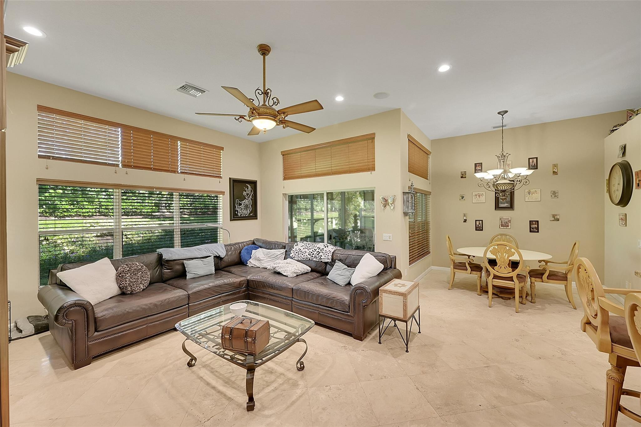 Valencia Shores 04 - Residential