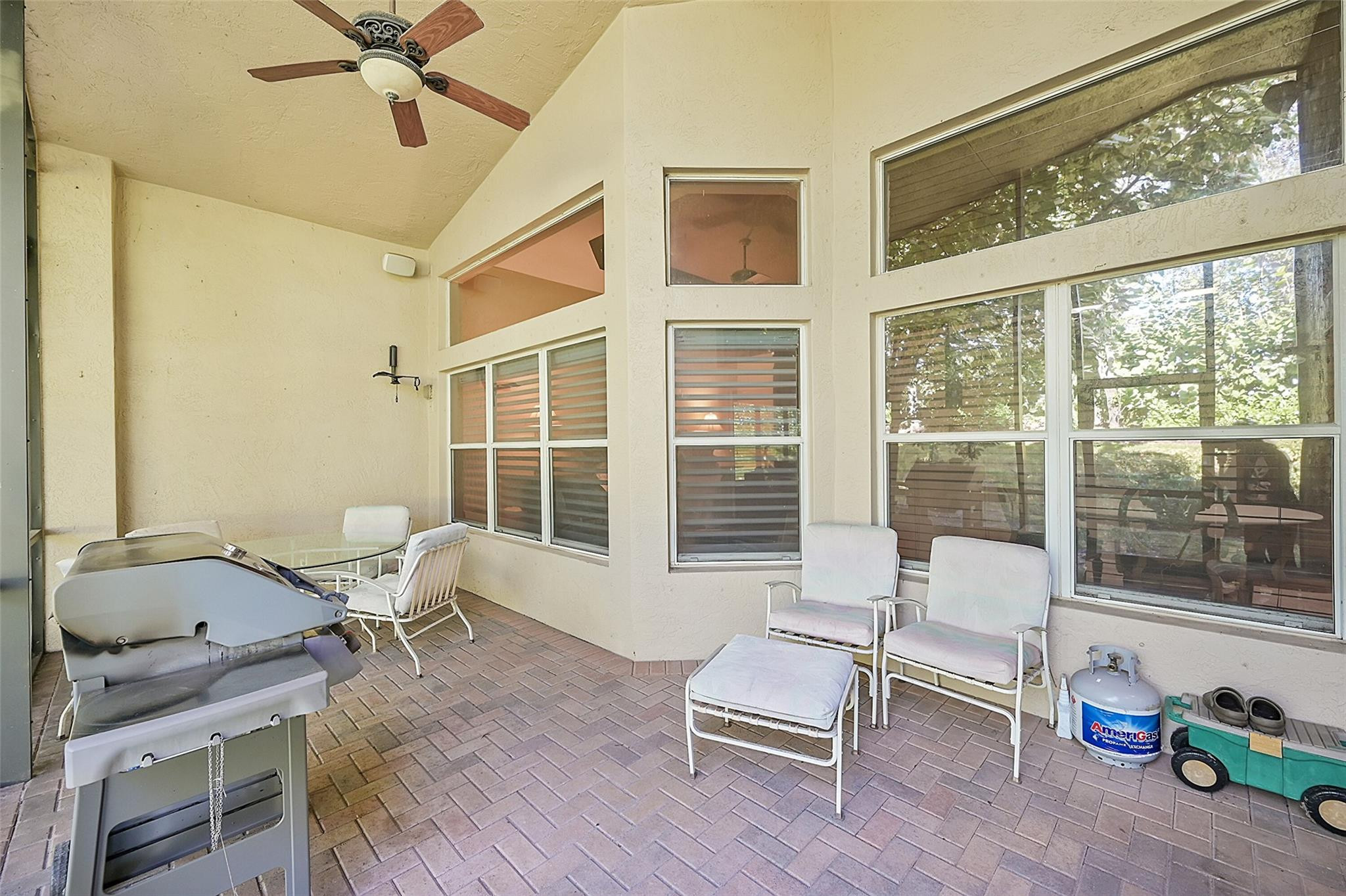 Valencia Shores 04 - Residential