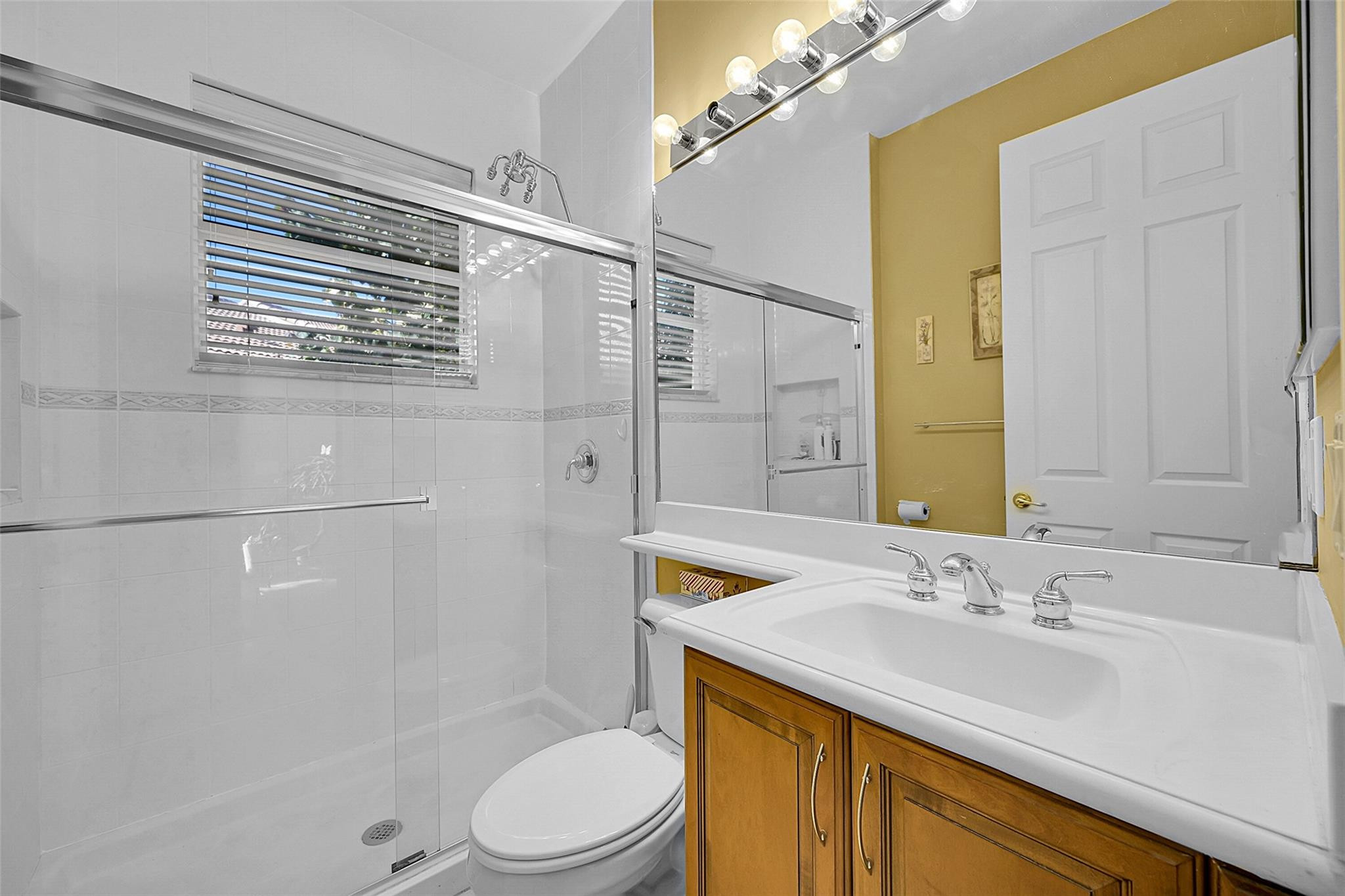 Valencia Shores 04 - Residential