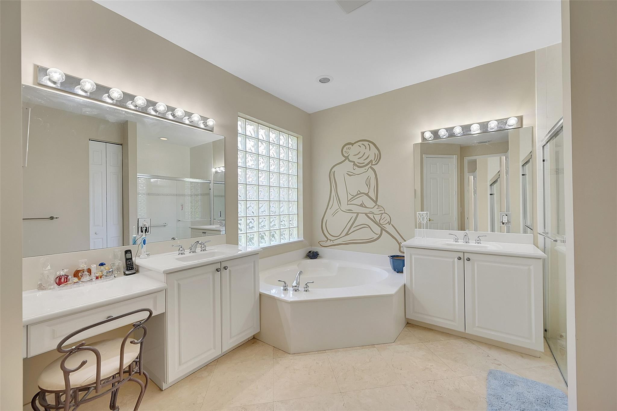 Valencia Shores 04 - Residential