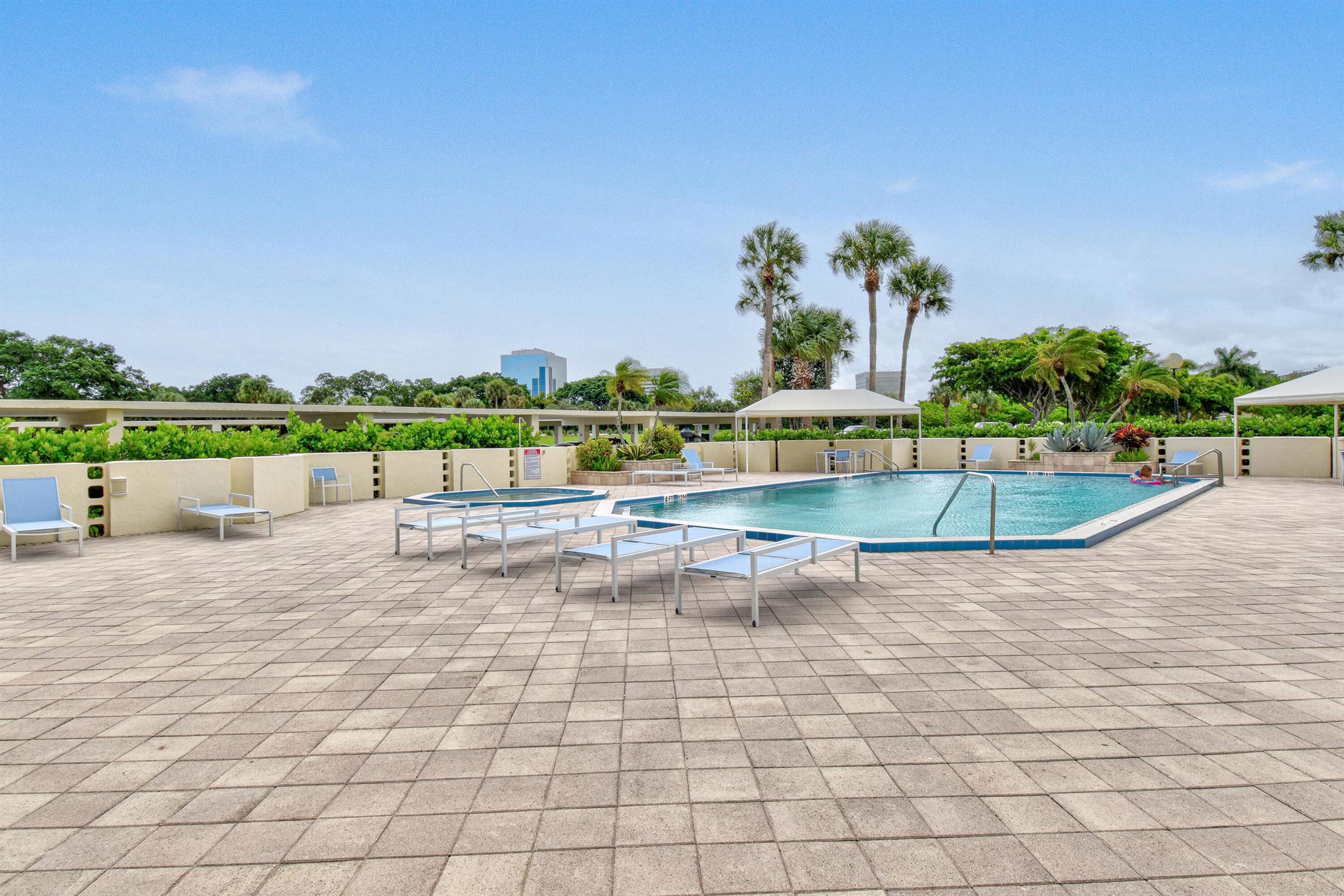 CONSULATE CONDO - Residential