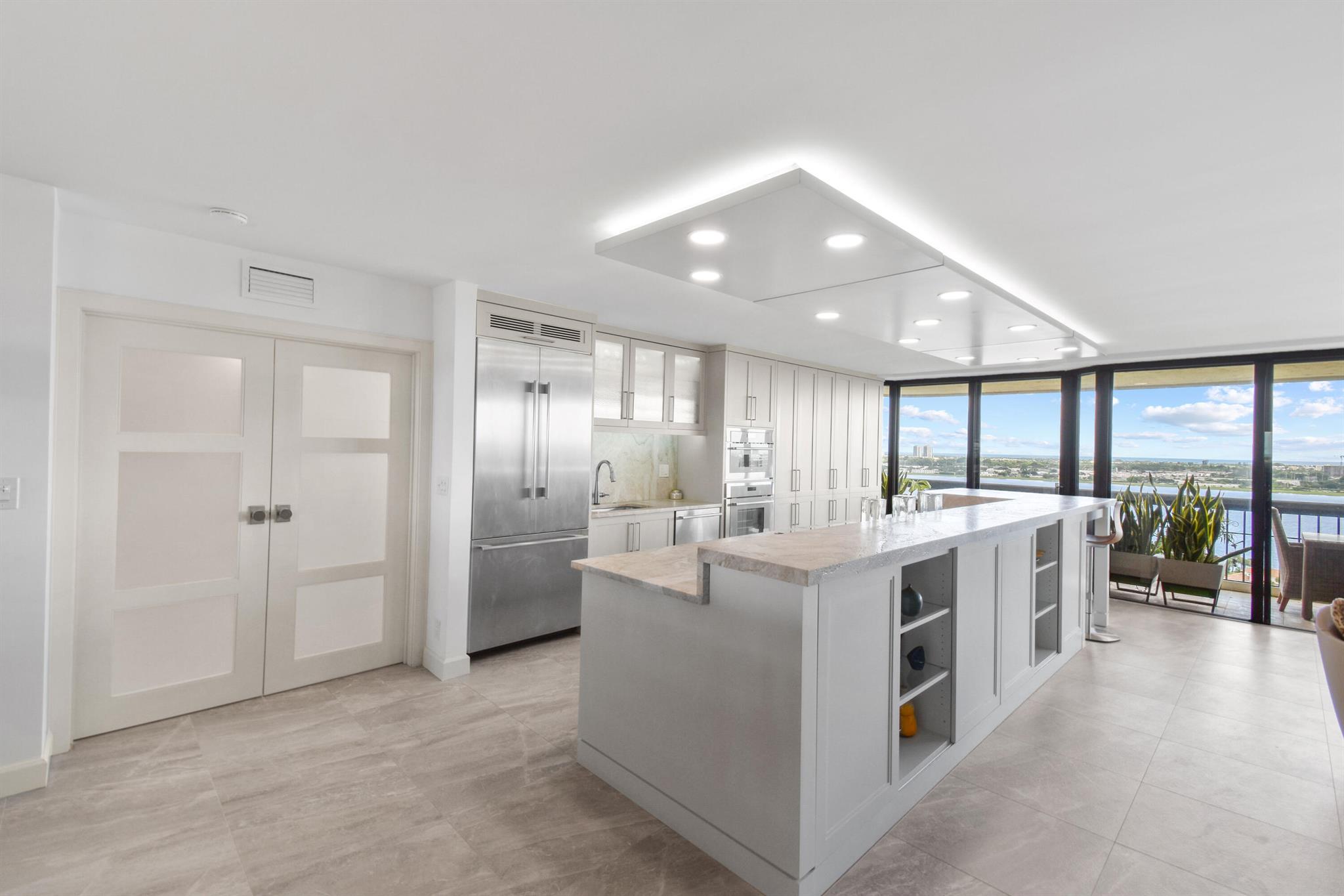 CONSULATE CONDO - Residential