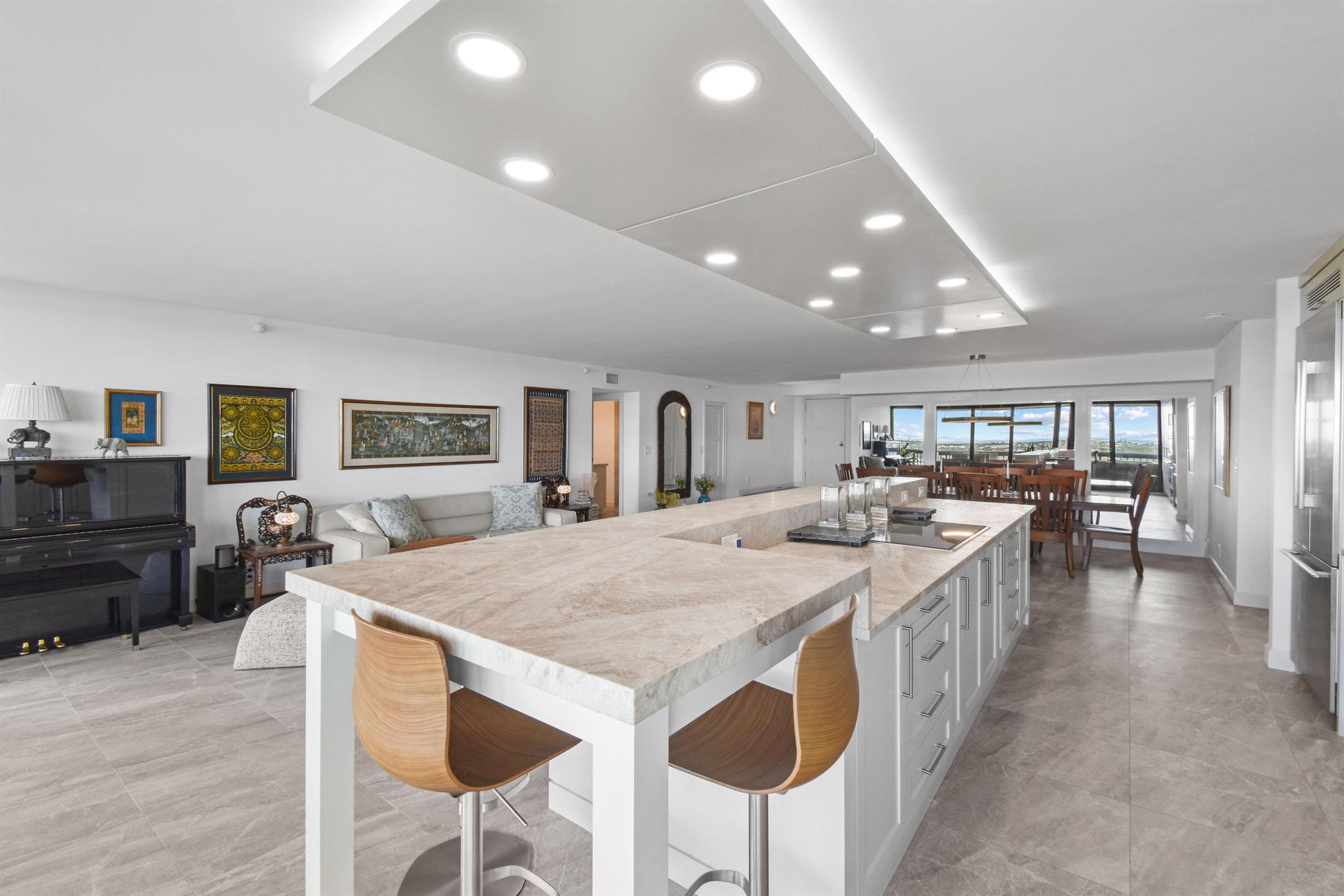 CONSULATE CONDO - Residential