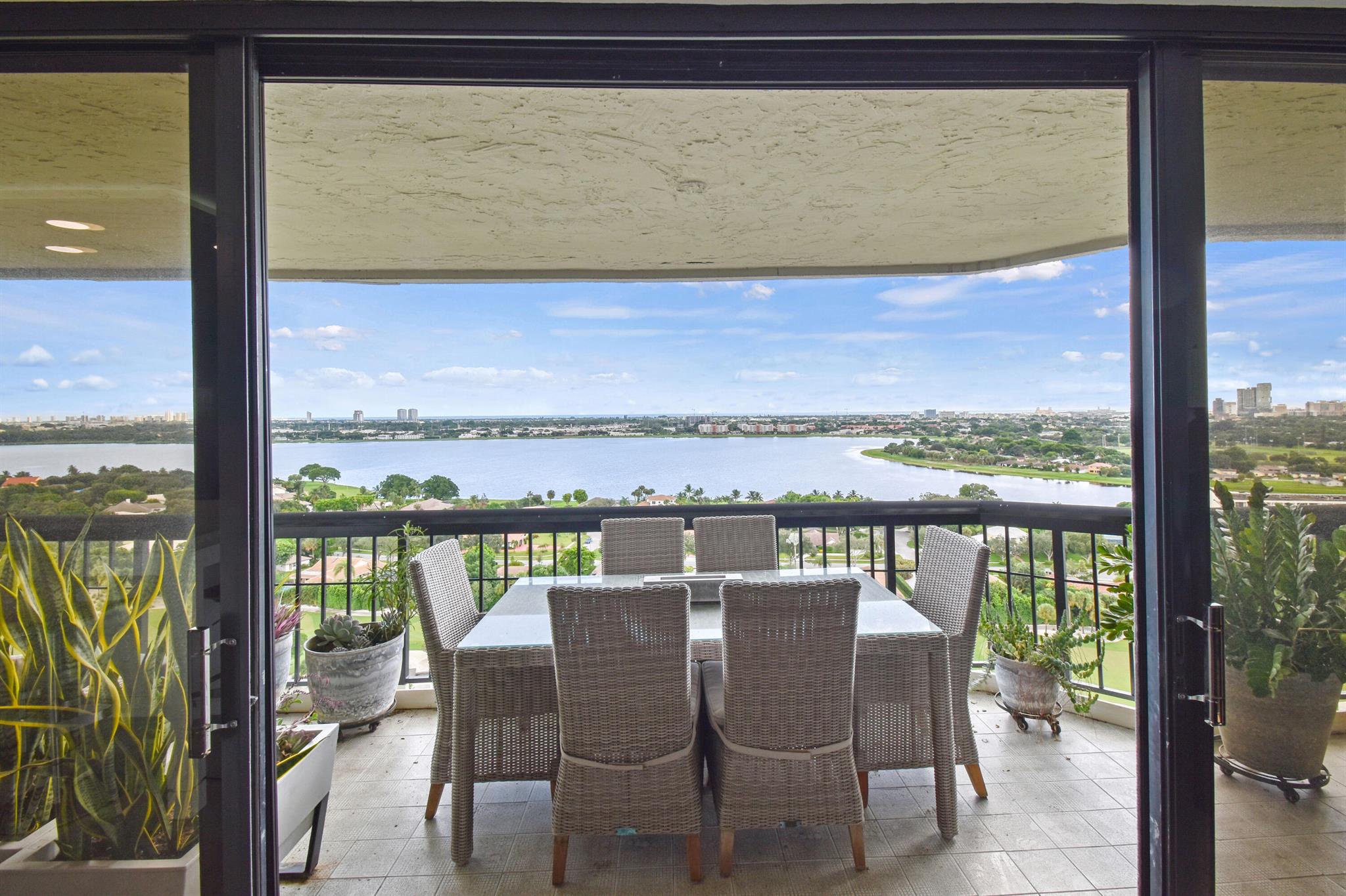 CONSULATE CONDO - Residential