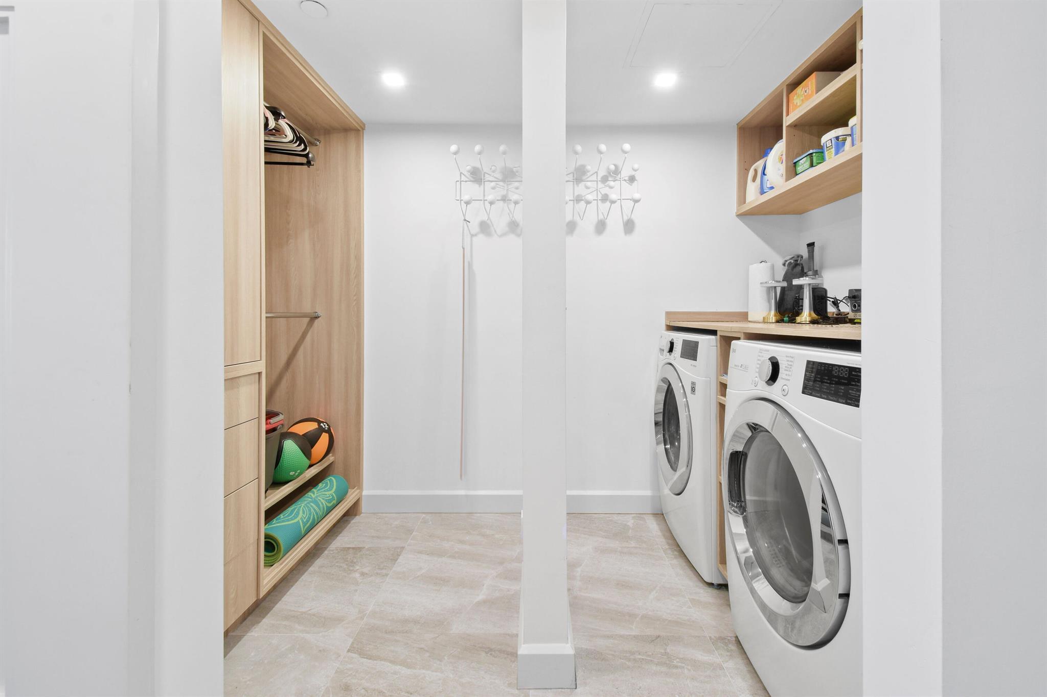 CONSULATE CONDO - Residential