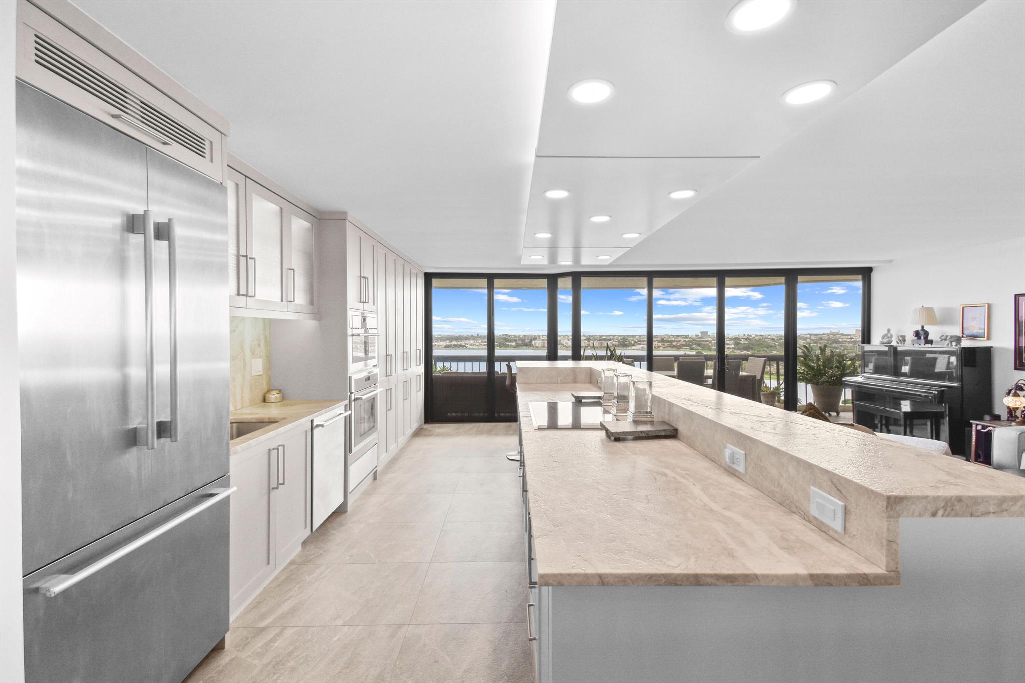CONSULATE CONDO - Residential