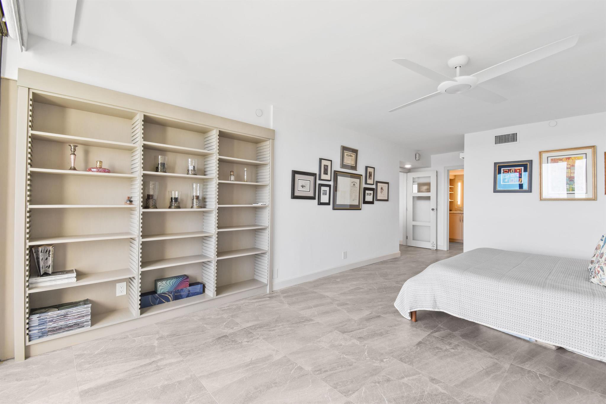 CONSULATE CONDO - Residential