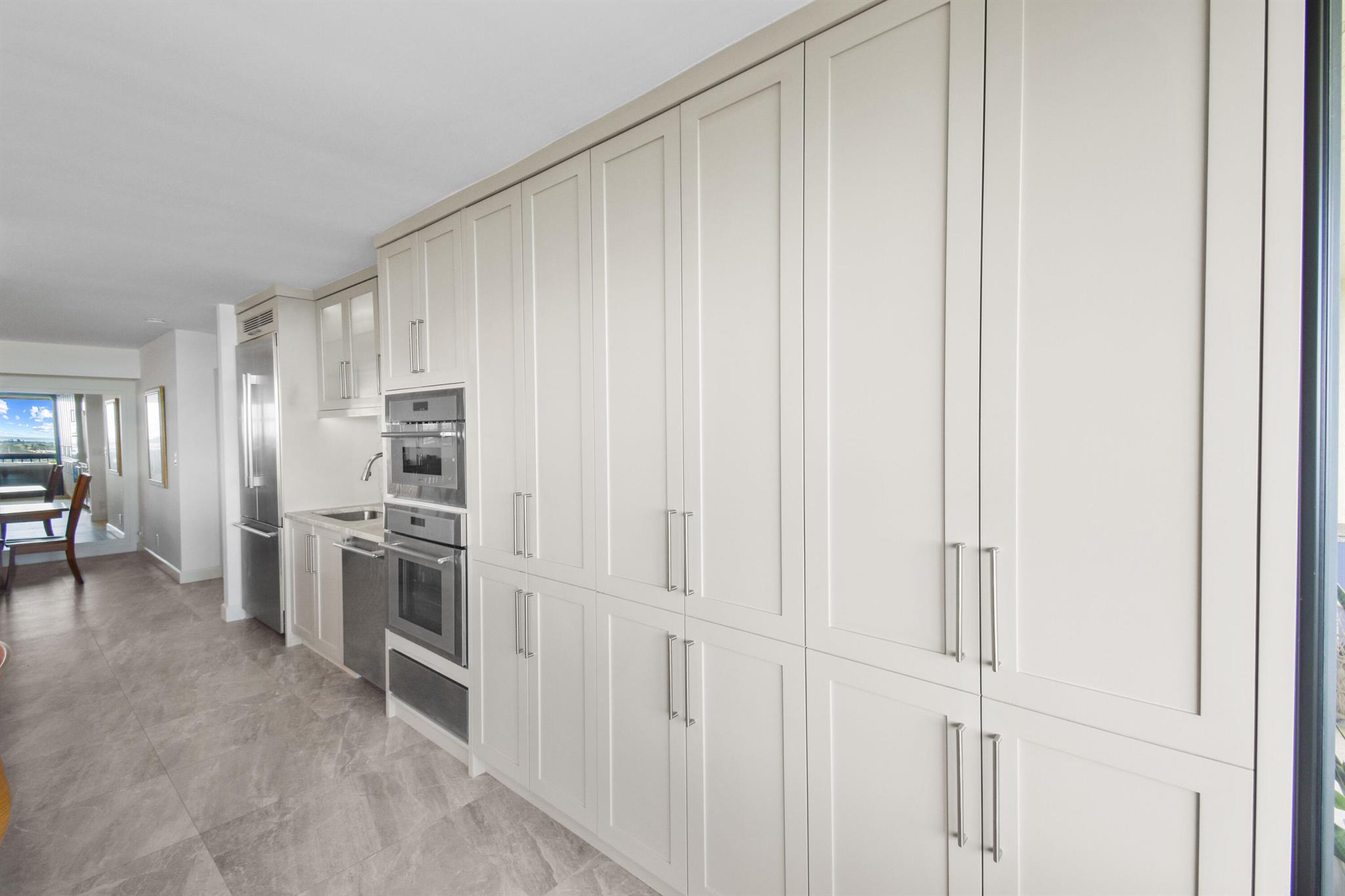 CONSULATE CONDO - Residential